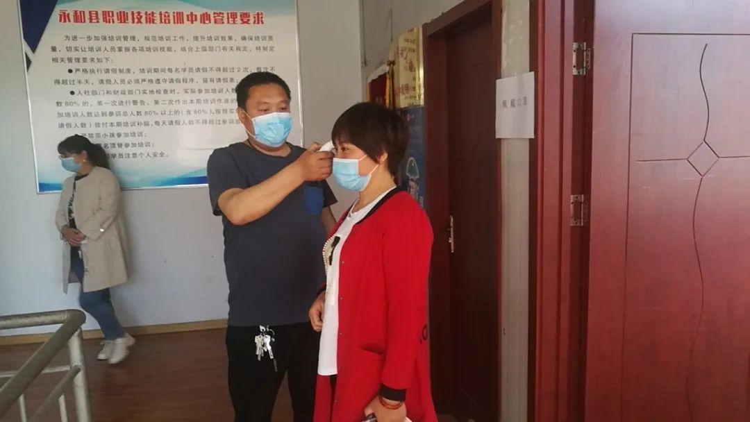 安检疫情坚守/安检抗击疫情宣传报道