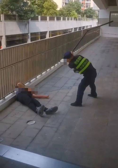 安徽疫情袭警-安徽警方回应-第5张图片 安徽疫情袭警-安徽警方回应-第5张图片